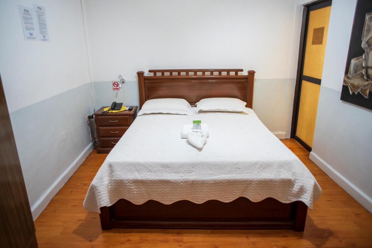 Buen Retiro Apart Hotel Santa Cruz de La Sierra Εξωτερικό φωτογραφία